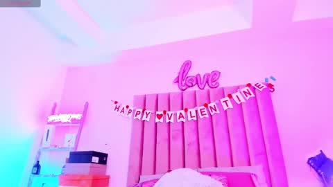 Sussan Nicole  online show from February 17, 6:15 pm