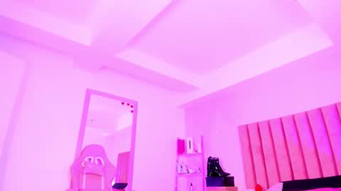 Sussan Nicole  online show from October 20, 12:16 pm