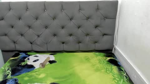 Snapshot of sussann_gomez chatting on February 19, 11:38 am sussann online show from February 19, 11:38 am