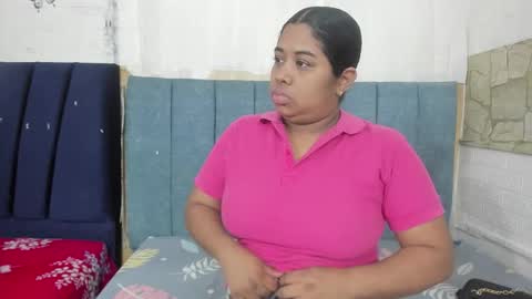 Snapshot of sussann_gomez chatting on October 15, 12:05 pm sussann online show from October 15, 12:05 pm