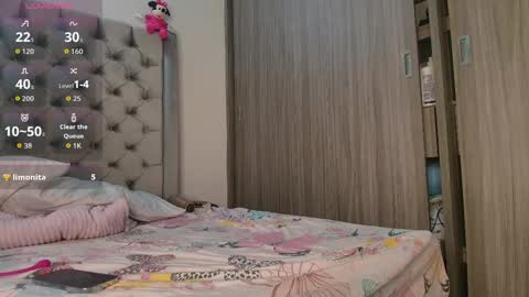 Snapshot of sussidream chatting on October 3, 11:13 pm Andrea online show from October 3, 11:13 pm