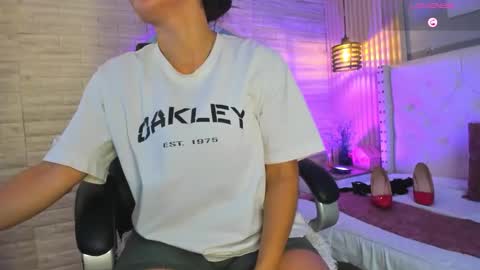   online show from March 16, 11:58 am