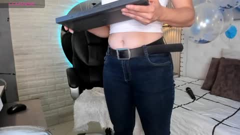   online show from June 4, 2:23 pm