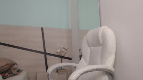 Snapshot of sussy_leon chatting on January 18, 6:32 pm sussy leon online show from January 18, 6:32 pm