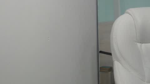 Snapshot of sussy_leon chatting on February 13, 12:43 pm sussy leon online show from February 13, 12:43 pm