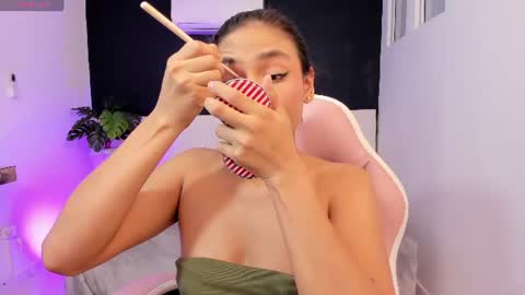 sussy_sweet4u online show from June 26, 11:03 am