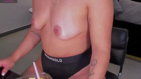 Sussy Bell online show from December 2, 8:48 pm