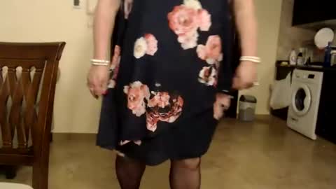 Snapshot of suzannebanci chatting on December 2, 7:27 pm My name is Sissy or more fully Suzanna Aprilia Maria Mariquita Catarina Chinita Banci. Soy una puta - que chimba ladybug online show from December 2, 7:27 pm