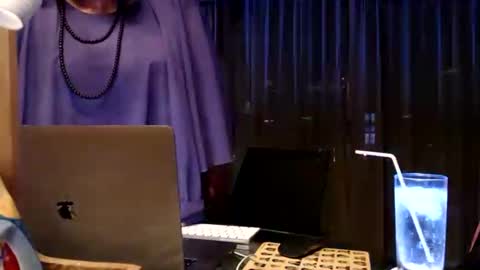 Snapshot of suzannebanci chatting on December 2, 2:12 pm My name is Sissy or more fully Suzanna Aprilia Maria Mariquita Catarina Chinita Banci. Soy una puta - que chimba ladybug online show from December 2, 2:12 pm