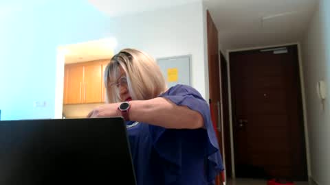 Snapshot of suzannebanci chatting on June 26, 6:07 am My name is Sissy or more fully Suzanna Aprilia Maria Mariquita Catarina Chinita Banci. Soy una puta - que chimba ladybug online show from June 26, 6:07 am