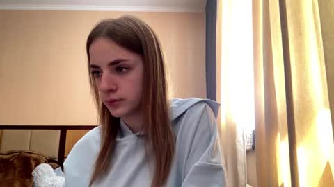 Snapshot of suzannetigerino chatting on June 16, 11:13 am Emila online show from June 16, 11:13 am