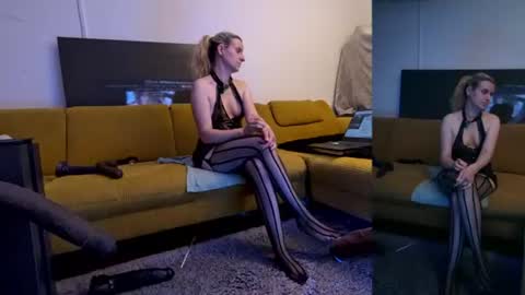 Snapshot of suzannexxxxxx chatting on July 18, 10:24 pm suzannexxxxxx online show from July 18, 10:24 pm