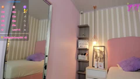 S U Z E T  online show from March 11, 7:42 pm