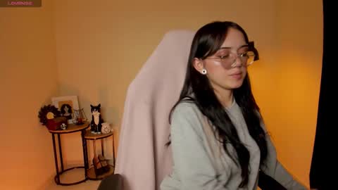 Snapshot of suzumi_ chatting on February 4, 9:53 pm Jadde online show from February 4, 9:53 pm