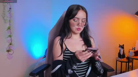 Snapshot of suzumi_ chatting on March 6, 5:04 am Jadde online show from March 6, 5:04 am