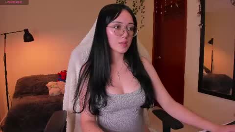 Snapshot of suzumi_ chatting on July 8, 12:48 am Jadde online show from July 8, 12:48 am
