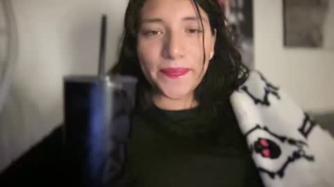 Snapshot of suzyishellawet chatting on October 27, 4:05 am Suzy online show from October 27, 4:05 am