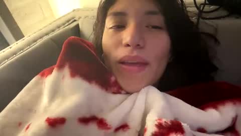 Snapshot of suzyishellawet chatting on November 18, 2:54 pm Suzy online show from November 18, 2:54 pm