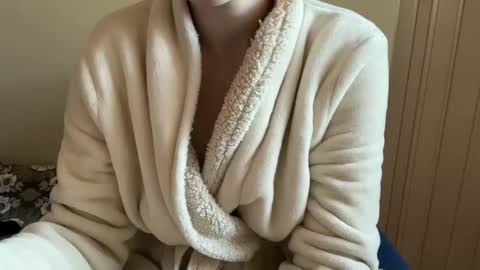 Snapshot of suzysummerrrrrrrrr chatting on September 10, 10:37 am The real sugar baby Suzy Summer online show from September 10, 10:37 am