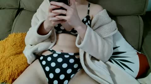 Snapshot of suzysummerrrrrrrrr chatting on November 27, 8:16 am The real sugar baby Suzy Summer online show from November 27, 8:16 am