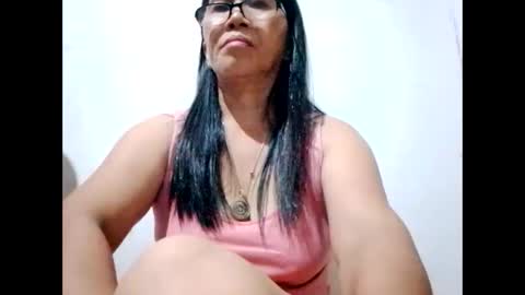 Snapshot of suzzie_hot chatting on December 26, 9:47 pm suzzie_hot online show from December 26, 9:47 pm