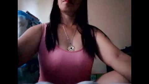 Snapshot of suzzie_hot chatting on December 27, 8:02 am suzzie_hot online show from December 27, 8:02 am