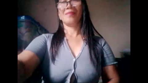 Snapshot of suzzie_hot chatting on January 12, 9:19 am suzzie_hot online show from January 12, 9:19 am