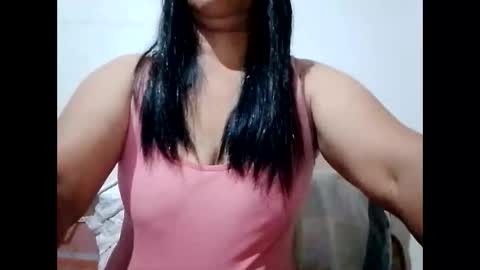 Snapshot of suzzie_hot chatting on January 12, 7:42 pm suzzie_hot online show from January 12, 7:42 pm