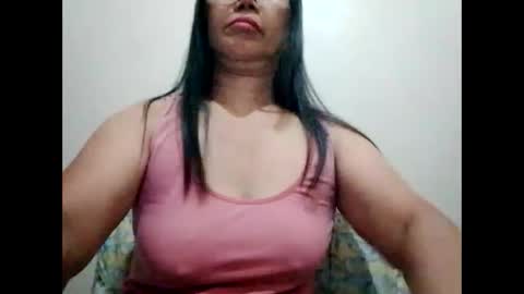 Snapshot of suzzie_hot chatting on February 17, 8:04 pm suzzie_hot online show from February 17, 8:04 pm