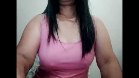 Snapshot of suzzie_hot chatting on February 18, 7:30 pm suzzie_hot online show from February 18, 7:30 pm