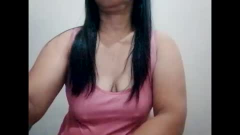 Snapshot of suzzie_hot chatting on February 21, 12:17 pm suzzie_hot online show from February 21, 12:17 pm