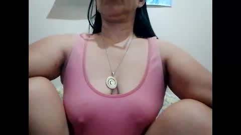 Snapshot of suzzie_hot chatting on February 28, 5:26 pm suzzie_hot online show from February 28, 5:26 pm