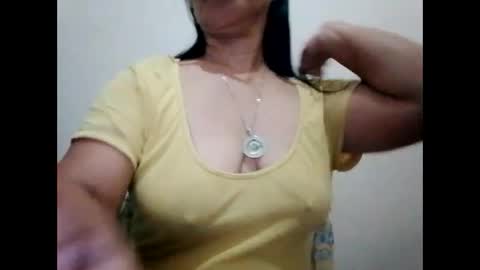 Snapshot of suzzie_hot chatting on March 1, 8:31 pm suzzie_hot online show from March 1, 8:31 pm
