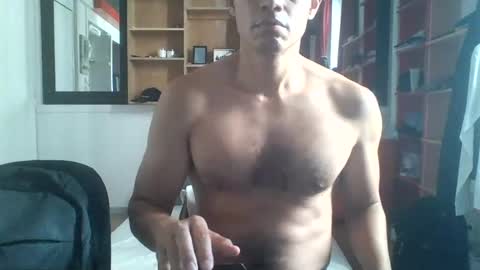 Snapshot of sv_bottom chatting on August 2, 3:32 pm Svbottom online show from August 2, 3:32 pm