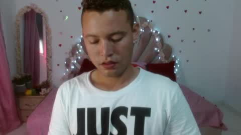 Snapshot of sven_fox723 chatting on June 7, 1:37 pm Sven online show from June 7, 1:37 pm