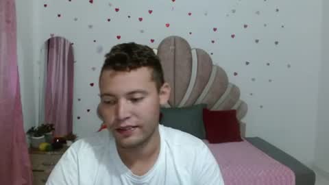 Snapshot of sven_fox723 chatting on June 16, 1:36 pm Sven online show from June 16, 1:36 pm