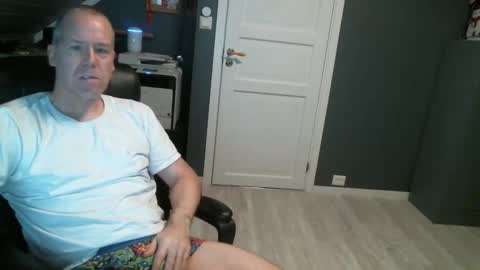 Tom online show from December 14, 2:11 pm