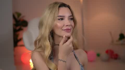 SweetLuna online show from July 6, 3:03 am