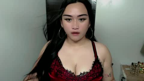 Snapshot of sw33tgirl_moaner chatting on June 17, 12:50 pm Angelic Baby online show from June 17, 12:50 pm