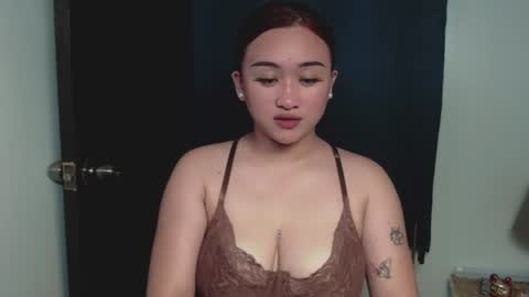 Snapshot of sw33tgirl_moaner chatting on August 1, 4:06 pm Angelic Baby online show from August 1, 4:06 pm