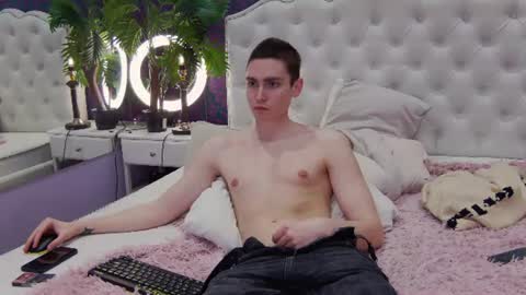 swag_owner online show from June 19, 12:59 am