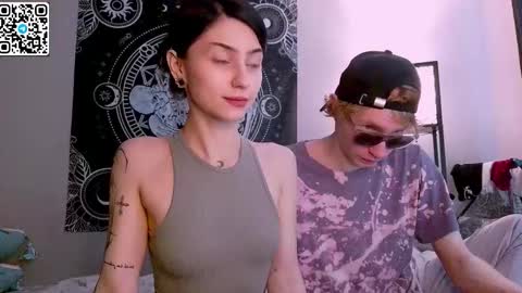 Snapshot of sweathome chatting on October 27, 9:46 am sweaties3 online show from October 27, 9:46 am