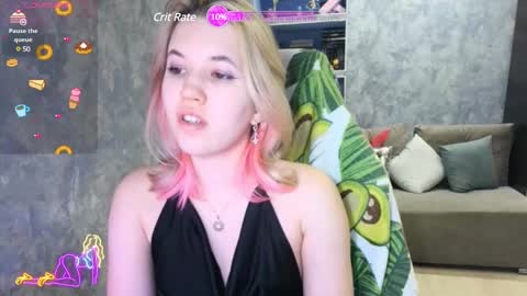 Snapshot of sweeet_bee chatting on January 30, 1:33 am Melisa online show from January 30, 1:33 am