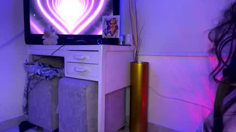 Snapshot of sweeetbabyy22 chatting on May 11, 12:49 am Valeria online show from May 11, 12:49 am