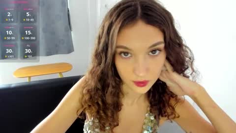 Snapshot of sweeety_mia chatting on March 10, 10:20 am Mia My other social media - online show from March 10, 10:20 am