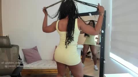 Snapshot of sweer_oshun chatting on March 9, 2:54 pm Evangeline online show from March 9, 2:54 pm