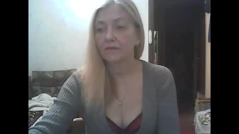 Snapshot of sweet4blonde609 chatting on December 22, 7:31 pm sweet4blonde609 online show from December 22, 7:31 pm