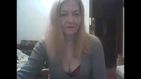 Snapshot of sweet4blonde609 chatting on December 26, 3:38 am sweet4blonde609 online show from December 26, 3:38 am