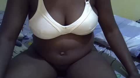 Snapshot of sweet_0012 chatting on December 14, 11:20 pm Cecee online show from December 14, 11:20 pm