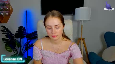 Sweet  Amily online show from September 30, 6:18 am